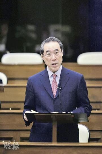 政務司長唐英年強調，當局不會滿足做看守政府，將研究長遠問題。（郭慶輝攝）