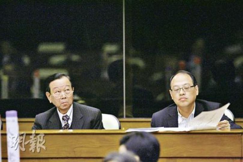 立法會議員劉皇發（左）早前被揭發漏報物業，立法會個人利益監察委員會經調查後，認為無資料顯示他蓄意漏報，決定不處分。（郭慶輝攝）