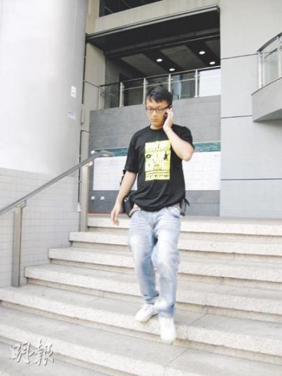 被告陳啟賢昨日承認虛報有人犯罪，求情時稱犯事只因理財不善及一時想歪。（梁珮珊攝）