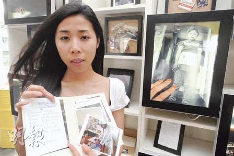 本地藝術家黃詠楓（圖）透過香港與切爾諾貝爾的交換故事計劃，收集到當地十多個故事，有當地護士祝願核災不要再重演。（尹錦恩攝）綠色和平舉行「切爾諾貝爾25周年展——香港再思﹕輻射家園？」展出攝影師25年來在災區紀錄當地居民生活的相片，展覽亦有核電資料、核災難受害者個案，期望喚醒大眾關注核意外的禍害。（尹錦恩攝）