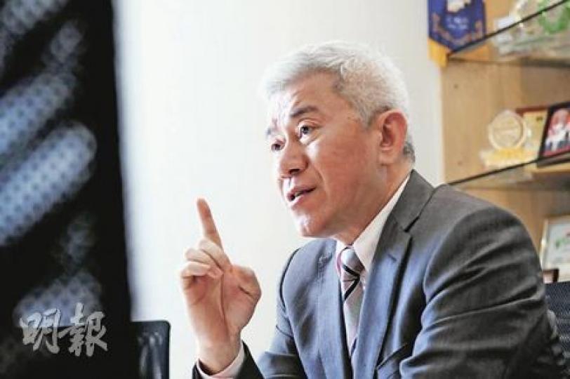 滿頭白髮的禤國全漸漸成為東瀛遊的生招牌，他說樂觀及喜歡四出旅遊的性格，令他樂意擔任公司的代言人。 （張智超攝）