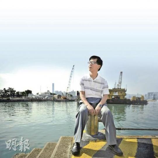 前海事處助理處長秦炳輝今日會向全港傳媒發公開信，為自己的違規轉職「大平反」。（余俊亮攝）（明報製圖）
