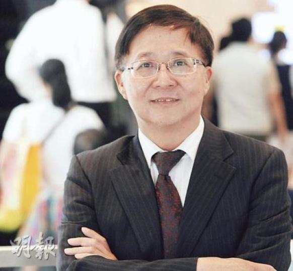 嶺大教授陳章明認為,港府不應着重討論工資水平,應與人均開支一併考慮,他建議港府參考英國,為收入不足中位數的低下階層提供補貼。(尹錦恩攝) 嶺大教授陳章明認為,港府不應着重討論工資水平,應與人均開支一併考慮,他建議港府參考英國,為收入不足中位數的低下階層提供補貼。(尹錦恩攝)