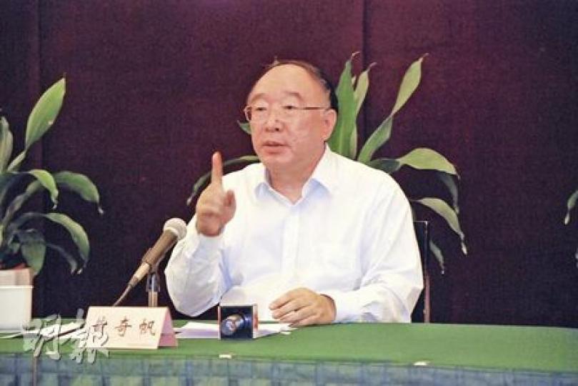 重慶市長黃奇帆昨日透露,今年其中一個工作目標,是透過當地企業於香港發行人民幣債券,融資達數十億元。(明報記者攝) 重慶市長黃奇帆昨日透露,今年其中一個工作目標,是透過當地企業於香港發行人民幣債券,融資達數十億元。(明報記者攝)