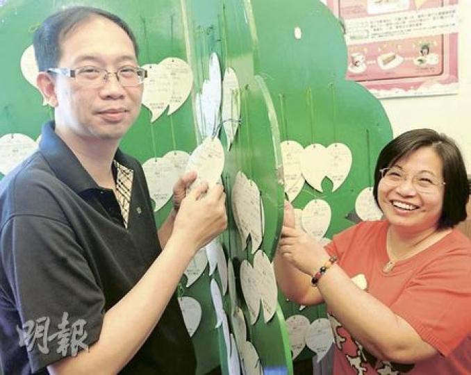 抑鬱症病人阿慈(左)和蔡女士(右)接受新生精神康復會心理小組協助提升希望感,病情大有改善。(尹錦恩攝) 抑鬱症病人阿慈(左)和蔡女士(右)接受新生精神康復會心理小組協助提升希望感,病情大有改善。(尹錦恩攝)