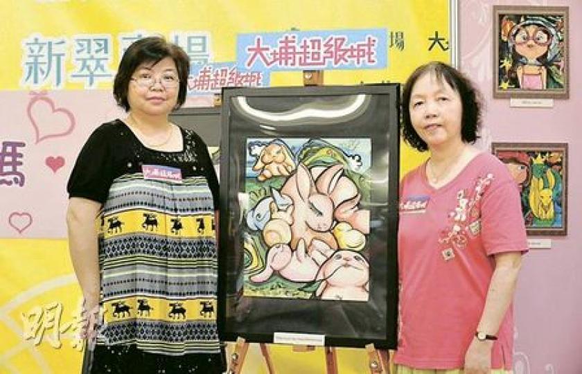 羅女士(左)和吳女士(右)一生擔當照顧家庭的角色,雖然兒女孝順,但她們稱主婦並無收入,希望政府可肯定她們的角色,為她們的晚年生活提供更多保障。(葉漢華攝) 羅女士(左)和吳女士(右)一生擔當照顧家庭的角色,雖然兒女孝順,但她們稱主婦並無收入,希望政府可肯定她們的角色,為她們的晚年生活提供更多保障。(葉漢華攝)