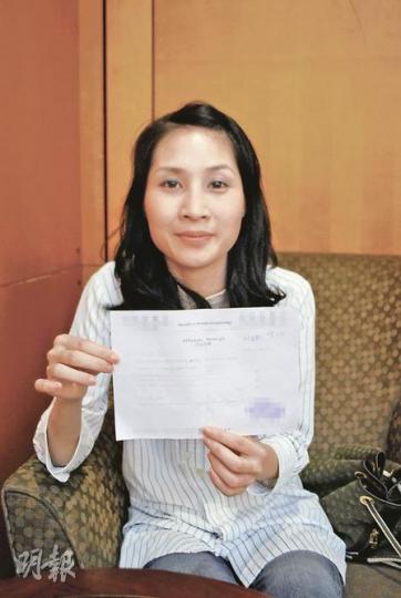 懷孕6周的本地孕婦鄭太,周二才從婦科醫生處證實懷孕,即日已無法預約私院牀位。她自問反應很快,對於仍然搶不到牀位大惑不解,質疑是否要在懷孕之前預約,才能有望在私院產子。(阮穎嘉攝) 懷孕6周的本地孕婦鄭太,周二才從婦科醫生處證實懷孕,即日已無法預約私院牀位。她自問反應很快,對於仍然搶不到牀位大惑不解,質疑是否要在懷孕之前預約,才能有望在私院產子。(阮穎嘉攝)