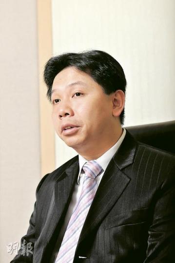 羅家聰在2008年初預言美國經濟衰退,環球會大跌市。其後贏得「港版末日博士」的稱號。他2009年中開始看好股市樓市,但不到兩年再度看淡。(張智超攝) 羅家聰在2008年初預言美國經濟衰退,環球會大跌市。其後贏得「港版末日博士」的稱號。他2009年中開始看好股市樓市,但不到兩年再度看淡。(張智超攝)