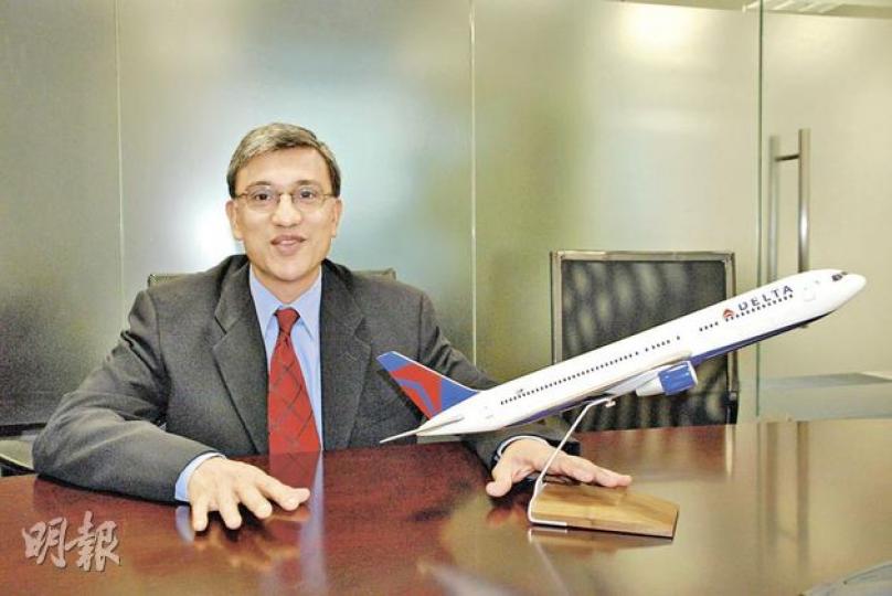 達美航空亞太區高級副總裁 Vinay Dube指地震發生後,由美國飛到日本的機組人員,特別帶備水、電池等物資支援日本同事。(陳健佳攝) 達美航空亞太區高級副總裁 Vinay Dube指地震發生後,由美國飛到日本的機組人員,特別帶備水、電池等物資支援日本同事。(陳健佳攝)