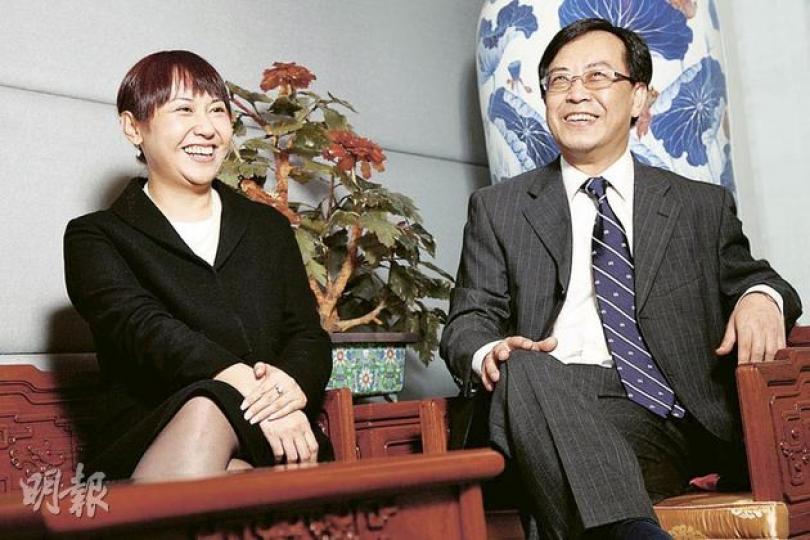 恒生銀行副總經理兼企業及商業銀行業務主管陳力生(右)指出,貸款息率增長較預期急速。左為商務理財業務總監左玫。(陳智良攝) 恒生銀行副總經理兼企業及商業銀行業務主管陳力生(右)指出,貸款息率增長較預期急速。左為商務理財業務總監左玫。(陳智良攝)