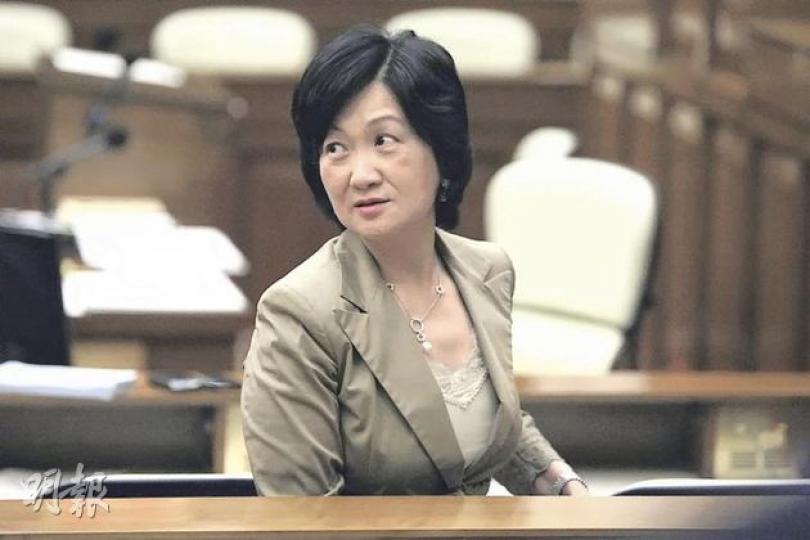 新民黨主席葉劉淑儀昨日表示,將在委員會提出撤回競爭法條例的動議。(李紹昌攝) 新民黨主席葉劉淑儀昨日表示,將在委員會提出撤回競爭法條例的動議。(李紹昌攝)