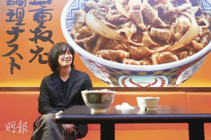 吉野家營運總裁何文成強調不要少看一碗牛肉飯,做得好要花很多工夫。「每碗飯的牛肉肥瘦比例、厚薄、肉汁裹着米飯,都要細心處理。」(林振東攝) 吉野家營運總裁何文成強調不要少看一碗牛肉飯,做得好要花很多工夫。「每碗飯的牛肉肥瘦比例、厚薄、肉汁裹着米飯,都要細心處理。」(林振東攝)