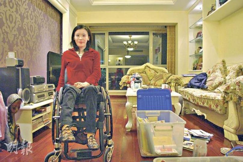桑蘭在北京望京季景沁園住所接受本報採訪,住所佈置溫馨。她說,自己打官司不為貪錢,亦不在意結果,而是要討說法,尋求當年真相。(王艷喆攝) 桑蘭在北京望京季景沁園住所接受本報採訪,住所佈置溫馨。她說,自己打官司不為貪錢,亦不在意結果,而是要討說法,尋求當年真相。(王艷喆攝)