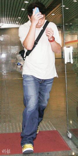 小型賽車場職員許銘熙在庭上承認疏忽,誤認從未到過車場的事主是會員,故未有依照程序向她講解安全守則。(林振東攝) 小型賽車場職員許銘熙在庭上承認疏忽,誤認從未到過車場的事主是會員,故未有依照程序向她講解安全守則。(林振東攝)