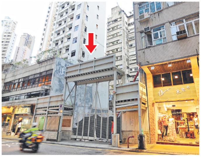 位於跑馬地奕蔭街蚊型地(箭咀示),獲澳門商人斥1.7億元購入,每方呎樓面地價逾1萬元,創區內舊樓每方呎樓面地價新高紀錄。(何家達攝) 位於跑馬地奕蔭街蚊型地(箭咀示),獲澳門商人斥1.7億元購入,每方呎樓面地價逾1萬元,創區內舊樓每方呎樓面地價新高紀錄。(何家達攝)