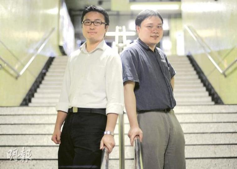 周老師(右)和邱老師(左)明日將參與對談會,就內地貪腐問題與郝鐵川交流意見,亦會借機會代表學生發問。(何家達攝) 周老師(右)和邱老師(左)明日將參與對談會,就內地貪腐問題與郝鐵川交流意見,亦會借機會代表學生發問。(何家達攝)