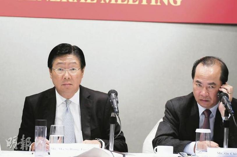 有小股東對馬時亨(左)及柯清輝(右)仍信心十足,雖然手上股份價值蒸發得七七八八,仍然滿懷希望,終有一日翻身。(張智超攝) 有小股東對馬時亨(左)及柯清輝(右)仍信心十足,雖然手上股份價值蒸發得七七八八,仍然滿懷希望,終有一日翻身。(張智超攝)