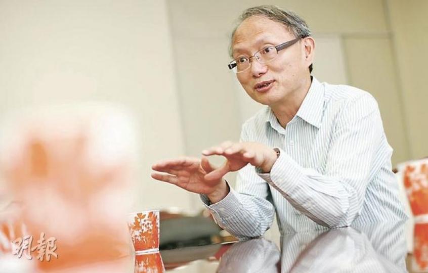 署理副廣播處長戴健文表示,香港電台本月初展開新一輪公務員招聘,將聘請約30名助理節目主任,預料會吸引1萬人申請。他重申,現職港台非公務員合約員工不會優先受聘,但其廣播經驗會有利競逐。(林振東攝) 署理副廣播處長戴健文表示,香港電台本月初展開新一輪公務員招聘,將聘請約30名助理節目主任,預料會吸引1萬人申請。他重申,現職港台非公務員合約員工不會優先受聘,但其廣播經驗會有利競逐。(林振東攝)