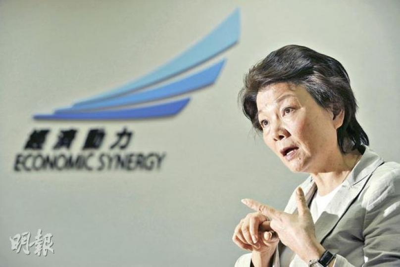 過去廿多年,梁劉柔芬一直懷着激情的心投身社會,因為她認為「人要找到生命的激情,這才是真正的財富。」(余俊亮攝) 過去廿多年,梁劉柔芬一直懷着激情的心投身社會,因為她認為「人要找到生命的激情,這才是真正的財富。」(余俊亮攝)