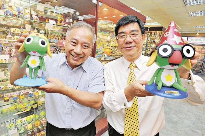 永貿製作的玩具為港人熟悉,永貿董事長黃中明(右)及源興盛實業負責人劉醒培(左)期望引入自動化技術後,可吸納更多年輕人入行,活化香港製造業。(何家達攝)引入電腦系統後,永貿吸納了不少香港青年入行。(何家達攝) 永貿製作的玩具為港人熟悉,永貿董事長黃中明(右)及源興盛實業負責人劉醒培(左)期望引入自動化技術後,可吸納更多年輕人入行,活化香港製造業。(何家達攝)引入電腦系統後,永貿吸納了不少香港青年入行。(何家達攝)