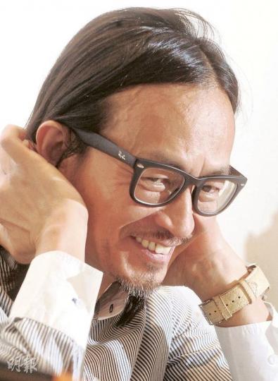 包浩斯主席黃銳林(圖)昨日讚競爭對手I.T,認為有許多值得學習的地方,例如發展魄力和經營模式,或許與其主席沈嘉偉「後生過自己10年」有關。(劉焌陶攝) 包浩斯主席黃銳林(圖)昨日讚競爭對手I.T,認為有許多值得學習的地方,例如發展魄力和經營模式,或許與其主席沈嘉偉「後生過自己10年」有關。(劉焌陶攝)