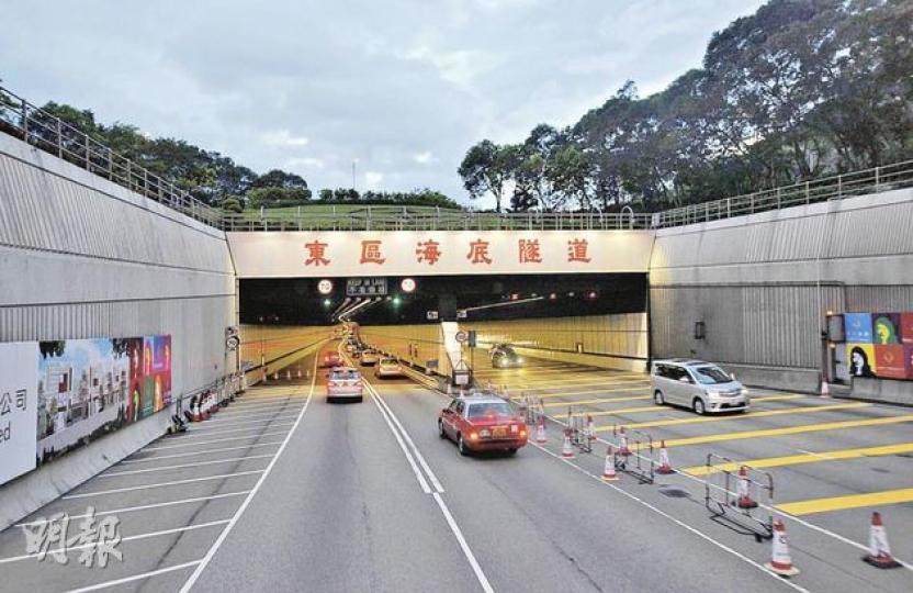 行政會議否決東隧加價申請,原因是東隧不但營運有盈餘,回報亦高於同類基建項目,且沒有擠塞情况需要紓緩。(何家達攝)(明報製圖) 行政會議否決東隧加價申請,原因是東隧不但營運有盈餘,回報亦高於同類基建項目,且沒有擠塞情况需要紓緩。(何家達攝)(明報製圖)