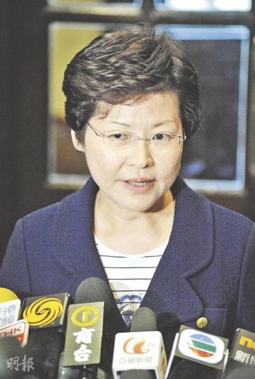 對於鄉議局尋求法律意見釐清舊契村屋加建樓層是否合法,林鄭月娥表示﹕「如果鄉議局最終選擇採取司法行動來覆核我們的看法,我們都覺得是無可厚非,因為大家對一些不同意的事可交由法庭處理。」(葉漢華攝)鄉議局副主席張學明認為暫緩清拆低風險僭建物的建議可行,又指政策是從善如流,鄉議局會積極游說村民配合,但對村屋問題的爭議,則不排除透過法律程序處理。(葉漢華攝)(明報製圖)(明報製圖)(明報製圖) 對於鄉議局尋求法律意見釐清舊契村屋加建樓層是否合法,林鄭月娥表示﹕「如果鄉議局最終選擇採取司法行動來覆核我們的看法,我們都覺得是無可厚非,因為大家對一些不同意的事可交由法庭處理。」(葉漢華攝)鄉議局副主席張學明認為暫緩清拆低風險僭建物的建議可行,又指政策是從善如流,鄉議局會積極游說村民配合,但對村屋問題的爭議,則不排除透過法律程序處理。(葉漢華攝)(明報製圖)(明報製圖)(明報製圖)