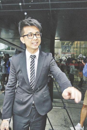 信和商場推廣經理區國恒昨在庭上透露,曾收到無綫代思潮追數的電話,相信無綫早知悉陳志雲收錢出席奧海城倒數活動。(郭慶輝攝) 信和商場推廣經理區國恒昨在庭上透露,曾收到無綫代思潮追數的電話,相信無綫早知悉陳志雲收錢出席奧海城倒數活動。(郭慶輝攝)
