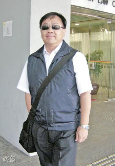 涉報大巡樹數目的康文署高級康樂事務助理員鄧顯庭承認,意外前一個月到場巡樹主要是看有否阻路,其次才看樹木是否健康。(梁珮珊攝) 涉報大巡樹數目的康文署高級康樂事務助理員鄧顯庭承認,意外前一個月到場巡樹主要是看有否阻路,其次才看樹木是否健康。(梁珮珊攝)