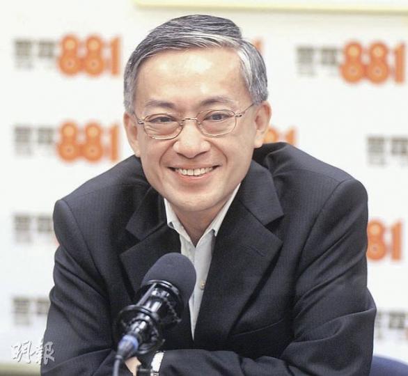香港天文台長岑智明上任兩個月,他笑言「天意難測」,有時改掛風球的時間難免會令市民不便,但希望與市民多點溝通。(尹錦恩攝) 香港天文台長岑智明上任兩個月,他笑言「天意難測」,有時改掛風球的時間難免會令市民不便,但希望與市民多點溝通。(尹錦恩攝)