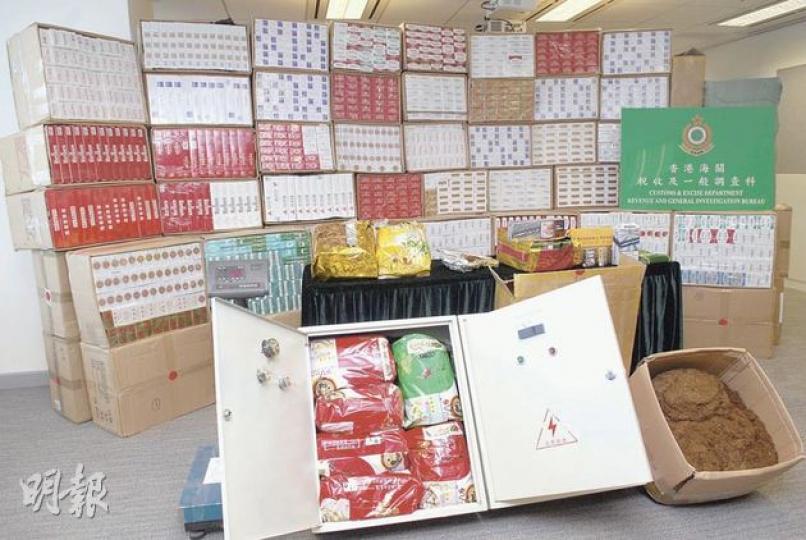 海關上月中展開反私煙行動,拘捕63人,共檢獲約1000萬支未完稅香煙,市值約2300萬元。(屈俊樂攝) 海關上月中展開反私煙行動,拘捕63人,共檢獲約1000萬支未完稅香煙,市值約2300萬元。(屈俊樂攝)