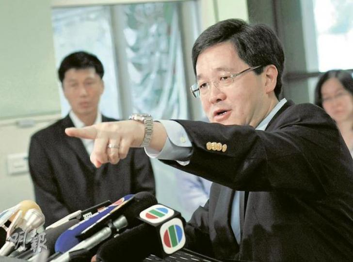 政制及內地事務局長林瑞麟昨日反駁,大律師公會所舉的例子不符現實,強調遞補機制也是選民主導。(葉漢華攝) 政制及內地事務局長林瑞麟昨日反駁,大律師公會所舉的例子不符現實,強調遞補機制也是選民主導。(葉漢華攝)