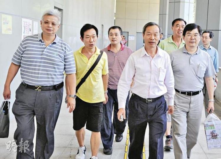 32名長沙灣欄商被指拖欠50多萬元會費,但他們反指當日以為可有投票權才入會,因此反向會方追討30多萬元已付的會費。(劉焌陶攝) 32名長沙灣欄商被指拖欠50多萬元會費,但他們反指當日以為可有投票權才入會,因此反向會方追討30多萬元已付的會費。(劉焌陶攝)