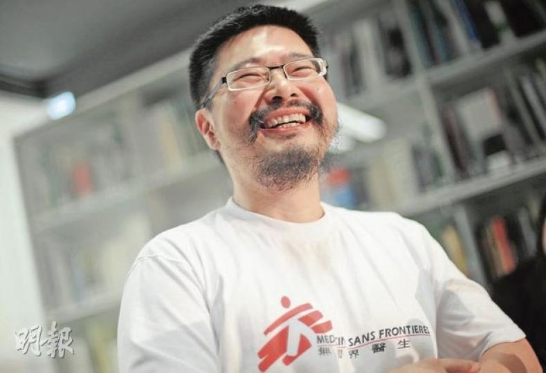 無國界醫生香港董事會主席范寧昨晚已啟程遠赴當地,是首位到當地參與人道救援的香港醫生,預計在當地逗留約3星期。(何家達攝) 無國界醫生香港董事會主席范寧昨晚已啟程遠赴當地,是首位到當地參與人道救援的香港醫生,預計在當地逗留約3星期。(何家達攝)
