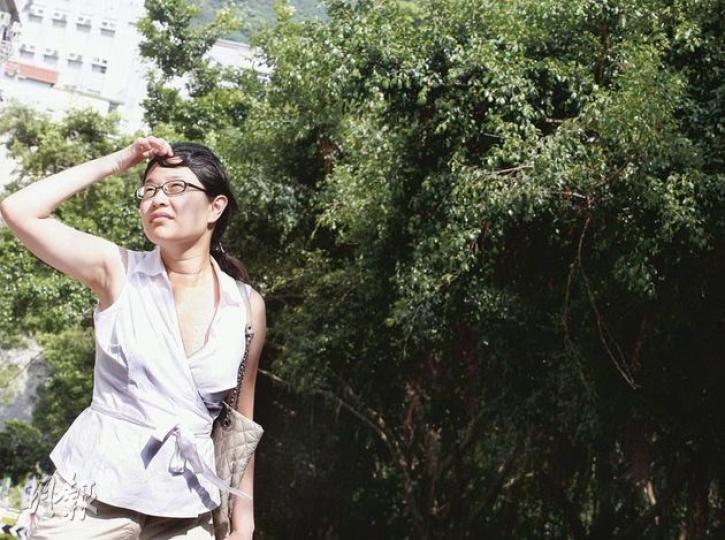 因塌樹意外痛失妹妹的莊紹賢，已走出幽谷，更笑言經歷6天的死因聆訊，自己已成了半個樹木專家。她亦盼望將妹妹意外帶來的經歷，與其他同路人分享。（李紹昌攝）