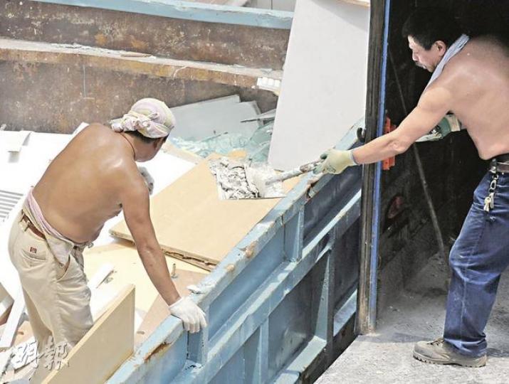 香港工人健康中心要求政府立法,增加前線員工在酷熱天氣工作的有薪休息時間及次數。(劉焌陶攝) 香港工人健康中心要求政府立法,增加前線員工在酷熱天氣工作的有薪休息時間及次數。(劉焌陶攝)