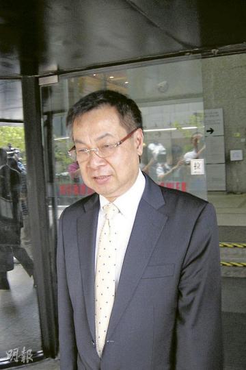 「開台元老」區偉林認為,無綫以320萬元成本製作台慶節目,物流方面花費逾120萬,是匪夷所思。(林景輝攝) 「開台元老」區偉林認為,無綫以320萬元成本製作台慶節目,物流方面花費逾120萬,是匪夷所思。(林景輝攝)