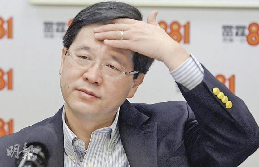 對於建制派由支持方案變成要求押後,政制及內地事務局長林瑞麟昨日出席電台時表示,政治人物多善變,政府要揉合各黨立場並不容易。(尹錦恩攝) 對於建制派由支持方案變成要求押後,政制及內地事務局長林瑞麟昨日出席電台時表示,政治人物多善變,政府要揉合各黨立場並不容易。(尹錦恩攝)