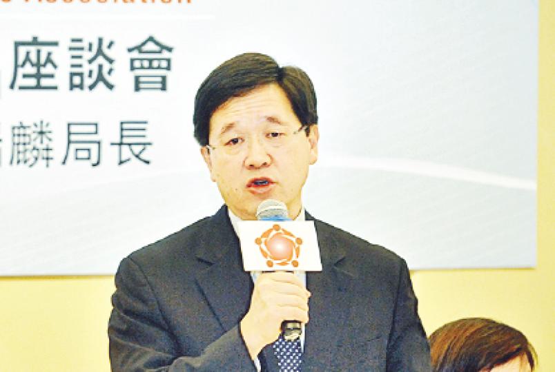 林瑞麟昨出席專業及資深行政人員協會有關填補立法會議席空缺的座談會,聽取該會意見。(尹錦恩攝) 林瑞麟昨出席專業及資深行政人員協會有關填補立法會議席空缺的座談會,聽取該會意見。(尹錦恩攝)