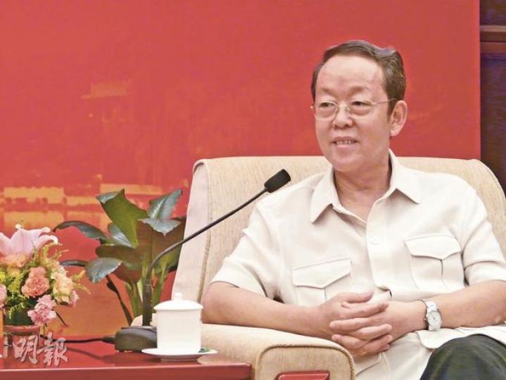 國務院港澳辦主任王光亞昨日在北京與香港學生會面時,力促公務員要為香港未來作更多長遠規劃,「不要只把今天的事做好」。 (鄭穎瑩攝) 國務院港澳辦主任王光亞昨日在北京與香港學生會面時,力促公務員要為香港未來作更多長遠規劃,「不要只把今天的事做好」。 (鄭穎瑩攝)
