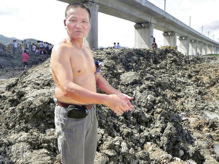 曾任職鐵路保安的鄭忠義,不滿基層鐵路部門鐵路部門腐敗黑暗,剋扣工人獎金,在五月底已辭職。(李泉攝) 曾任職鐵路保安的鄭忠義,不滿基層鐵路部門鐵路部門腐敗黑暗,剋扣工人獎金,在五月底已辭職。(李泉攝)