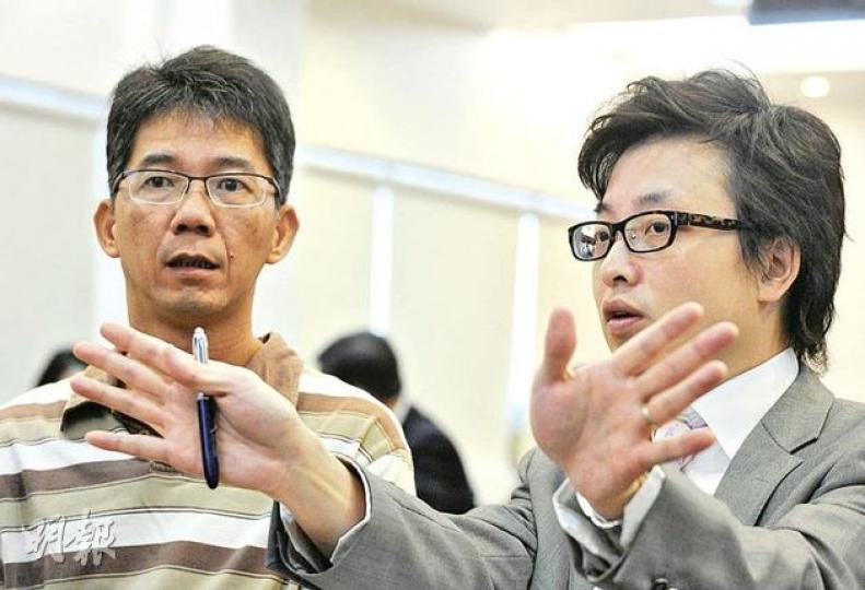 楊先生(左)的個案屬急性中風,他表示,中風為他帶來嚴重後遺症,包括左邊身無力及說話時口齒不清等。(劉焌陶攝) 楊先生(左)的個案屬急性中風,他表示,中風為他帶來嚴重後遺症,包括左邊身無力及說話時口齒不清等。(劉焌陶攝)