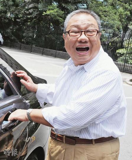 全國政協常委陳永棋表示,與政務司長唐英年認識多年,清楚對方是幹實事的人﹕「雖然佢有時講嘢口窒窒、用字不當,但都值得原諒。」(劉焌陶攝) 全國政協常委陳永棋表示,與政務司長唐英年認識多年,清楚對方是幹實事的人﹕「雖然佢有時講嘢口窒窒、用字不當,但都值得原諒。」(劉焌陶攝)