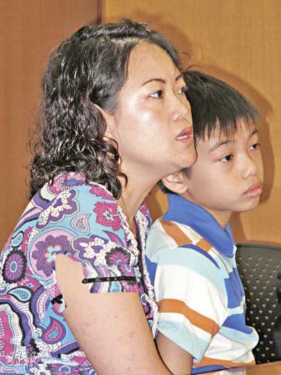 11歲的張家齊(右)3歲時被發現有自閉症傾向,但升小學後發現同時患上過度活躍症。(余卓善攝) 11歲的張家齊(右)3歲時被發現有自閉症傾向,但升小學後發現同時患上過度活躍症。(余卓善攝)