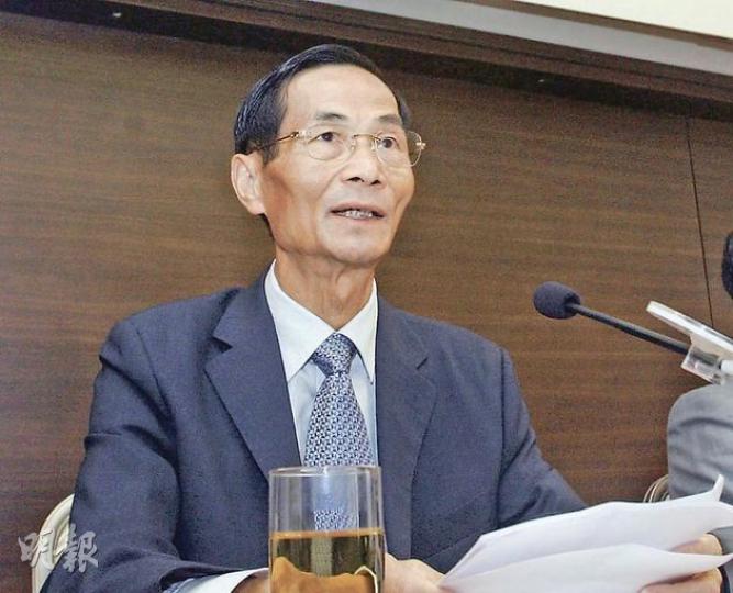 中聯辦副主任黎桂康(圖)昨在一個工商界活動,開腔要求商界支持競爭法,以促進社會和諧。中總會長蔡冠深及廠商會會長黃友嘉均認為,黎的言論不是施壓,強調商會基本是支持競爭法的。(何曉勤攝) 中聯辦副主任黎桂康(圖)昨在一個工商界活動,開腔要求商界支持競爭法,以促進社會和諧。中總會長蔡冠深及廠商會會長黃友嘉均認為,黎的言論不是施壓,強調商會基本是支持競爭法的。(何曉勤攝)