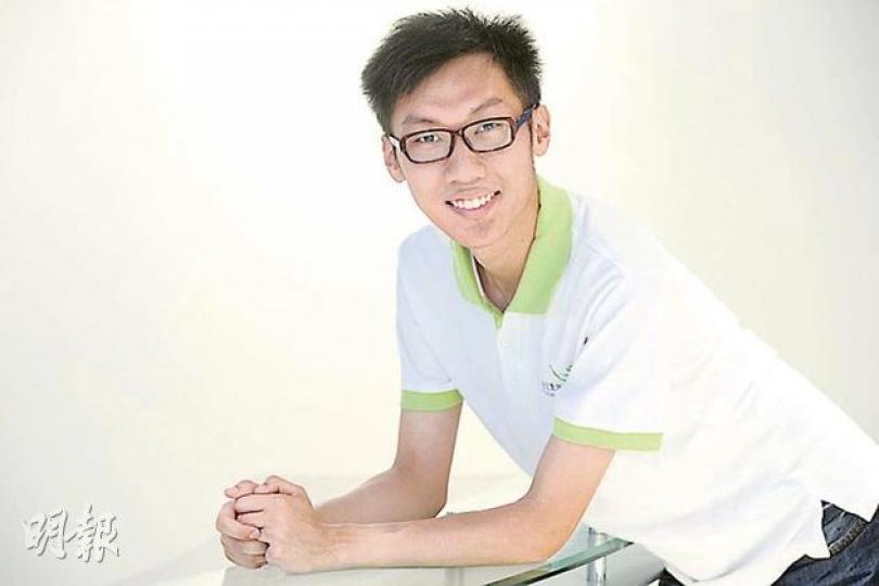 年僅25歲的袁海文放棄當金融才俊,積極考慮出戰區議會選舉,為從政踏出第一步。(尹錦恩攝) 年僅25歲的袁海文放棄當金融才俊,積極考慮出戰區議會選舉,為從政踏出第一步。(尹錦恩攝)