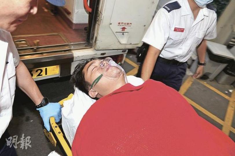 31歲「熱狗巴」車長疑中暑,需臥牀送院治理 。(衛永康攝) 31歲「熱狗巴」車長疑中暑,需臥牀送院治理 。(衛永康攝)