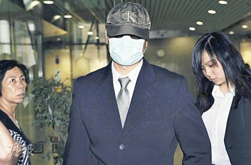 警員李樹滿(圖)涉利用女途人遺在提款機的提款卡提款,被控偷竊等罪受審。(何家達攝) 警員李樹滿(圖)涉利用女途人遺在提款機的提款卡提款,被控偷竊等罪受審。(何家達攝)