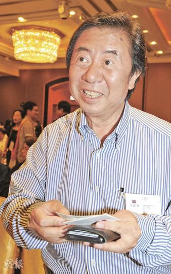 包玉剛個侄包靜國個樣同佢伯伯個樣勁似。(劉焌陶攝) 包玉剛個侄包靜國個樣同佢伯伯個樣勁似。(劉焌陶攝)