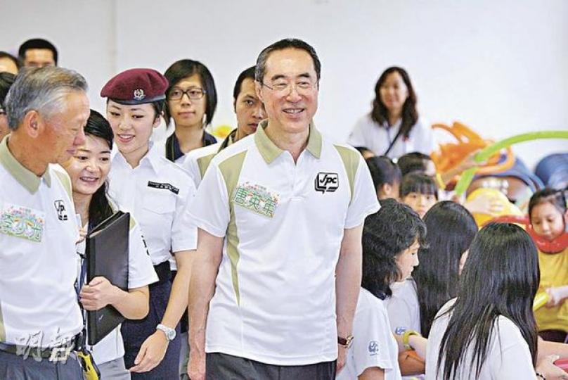 署理特首唐英年昨出席活動時說,關注港交所披露易網站出現故障,已要求港交所向證監會提交報告,以免再發生同類事件。(郭慶輝攝) 署理特首唐英年昨出席活動時說,關注港交所披露易網站出現故障,已要求港交所向證監會提交報告,以免再發生同類事件。(郭慶輝攝)